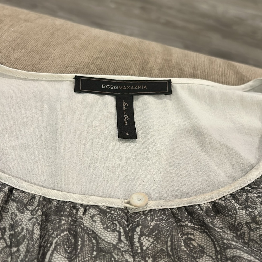 BCBGMAXAZRIA  Hanelli Blouse Size Small - Picture 5 of 6